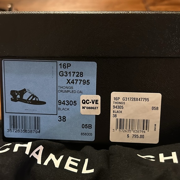 Chanel Sz 38 Made in Italy - sandals w/flowers (sz 8) - Picture 6 of 7